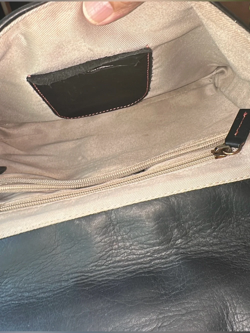 Valentino Quilted Leather Crossbody Bag black with rosegold Hardware. (Bags20)